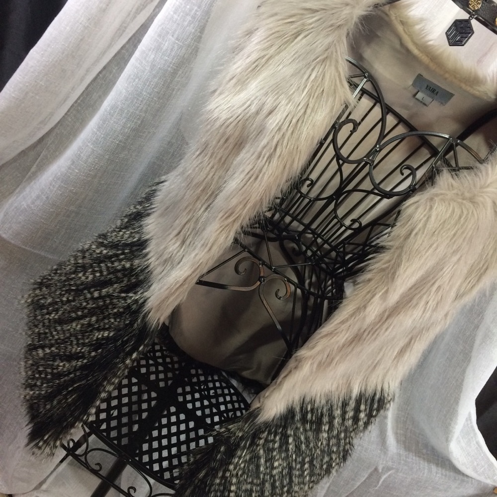 🔥💄NEW luxury Faux Fur vest jacket cuddly soft❣️